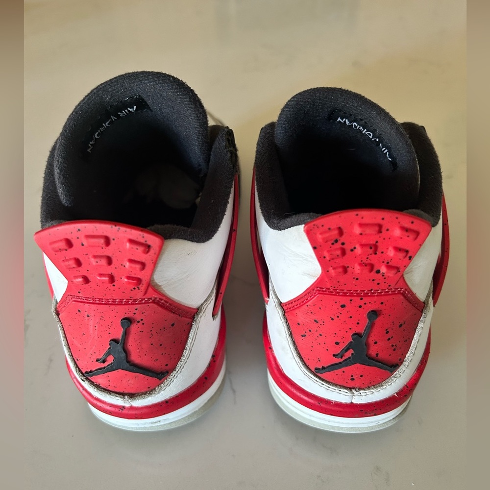 NIKE AIR JORDAN FOURS (IV) RETRO 6YOUTH; Fire Red / White - Picture 3 of 13